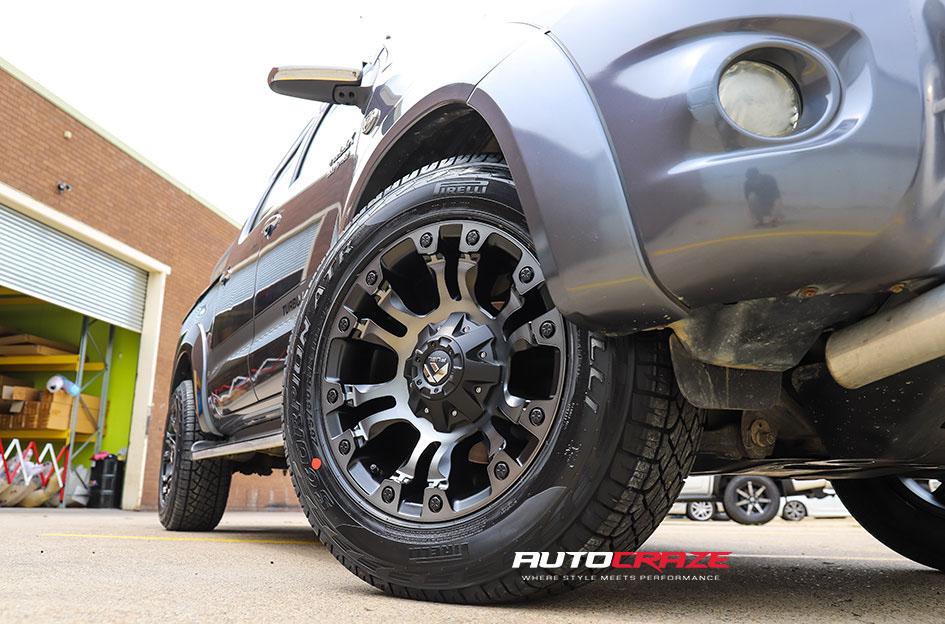 TOYOTA HILUX N70 4WD VAPOR BLACK MACHINED WITH DARK TINT